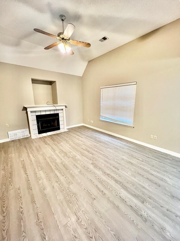 6766 Whitten Pine Dr - Photo 3 of 8