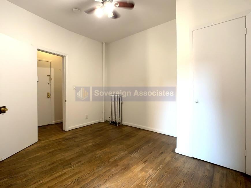 186 Claremont Ave - Photo 4 of 10