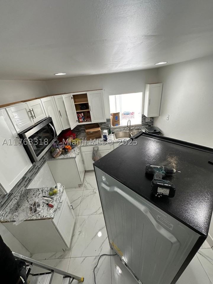 700 Sw 80th Ter #0 - Photo 3 of 7