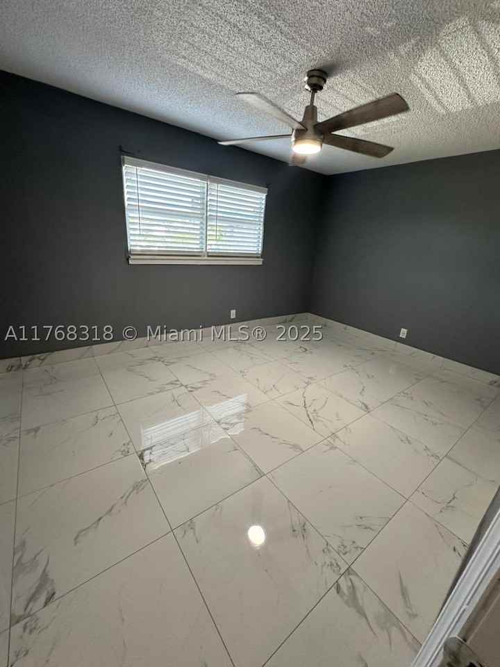 700 Sw 80th Ter #0 - Photo 4 of 7