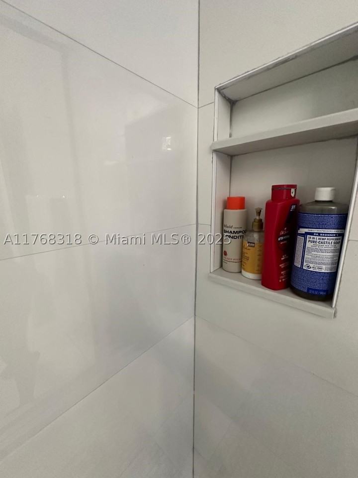 700 Sw 80th Ter #0 - Photo 5 of 7