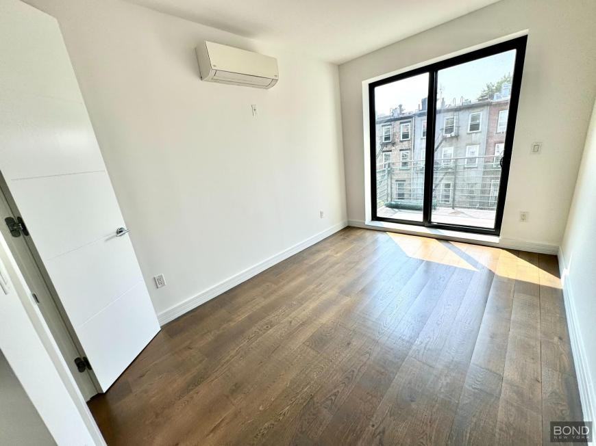56 Vernon Ave - Photo 5 of 10