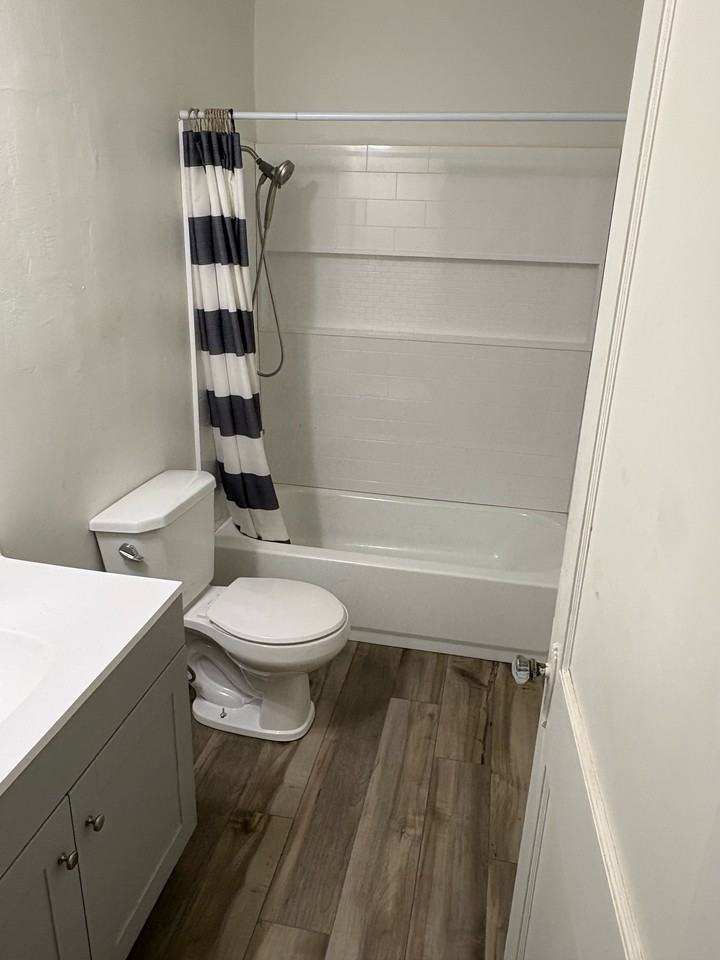 728 W Kansas Ave #1 - Photo 3 of 6