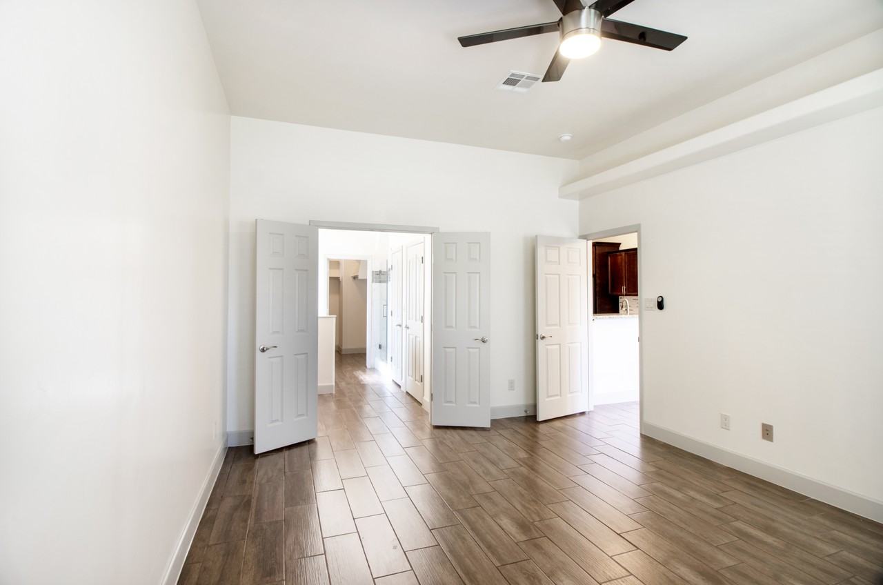 1000 Jasmine Dr #1 - Photo 6 of 9