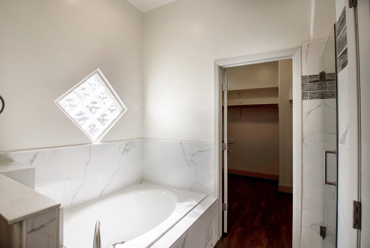1000 Jasmine Dr #1 - Photo 7 of 9