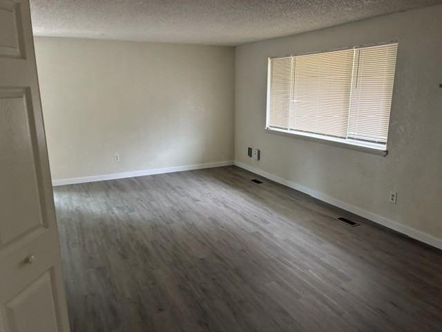 300 S Ruby St #1 - Photo 5 of 5