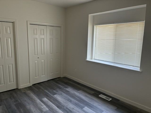 206 E 40th St #103 - Photo 5 of 6