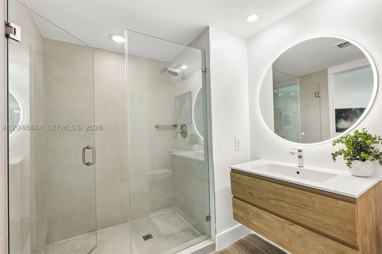 350 S Miami Ave #1902 - Photo 5 of 30
