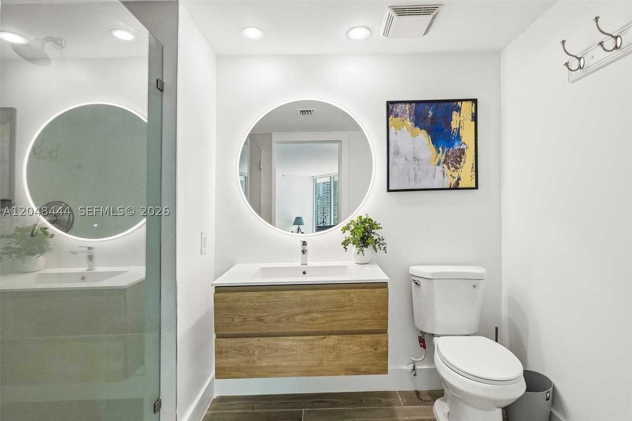 350 S Miami Ave #1902 - Photo 7 of 30