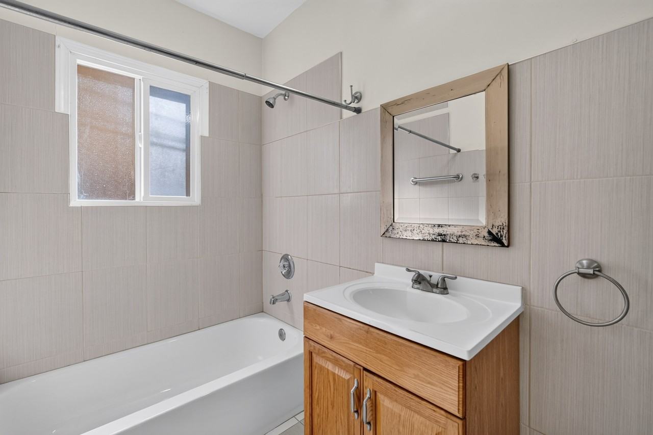 736 Mountain View Ave #1 - Photo 6 of 10