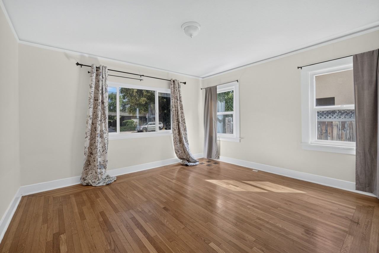 736 Mountain View Ave #1 - Photo 7 of 10