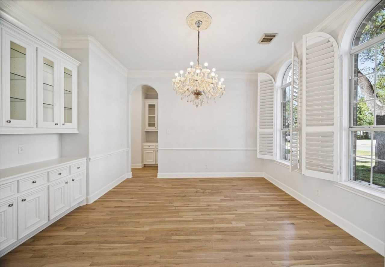 4601 Mimosa Dr - Photo 6 of 37