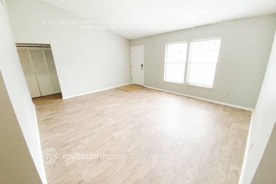 11143 Stoney Point Ln W - Photo 2 of 11