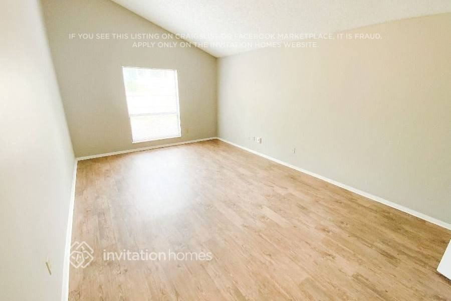 11143 Stoney Point Ln W - Photo 6 of 11
