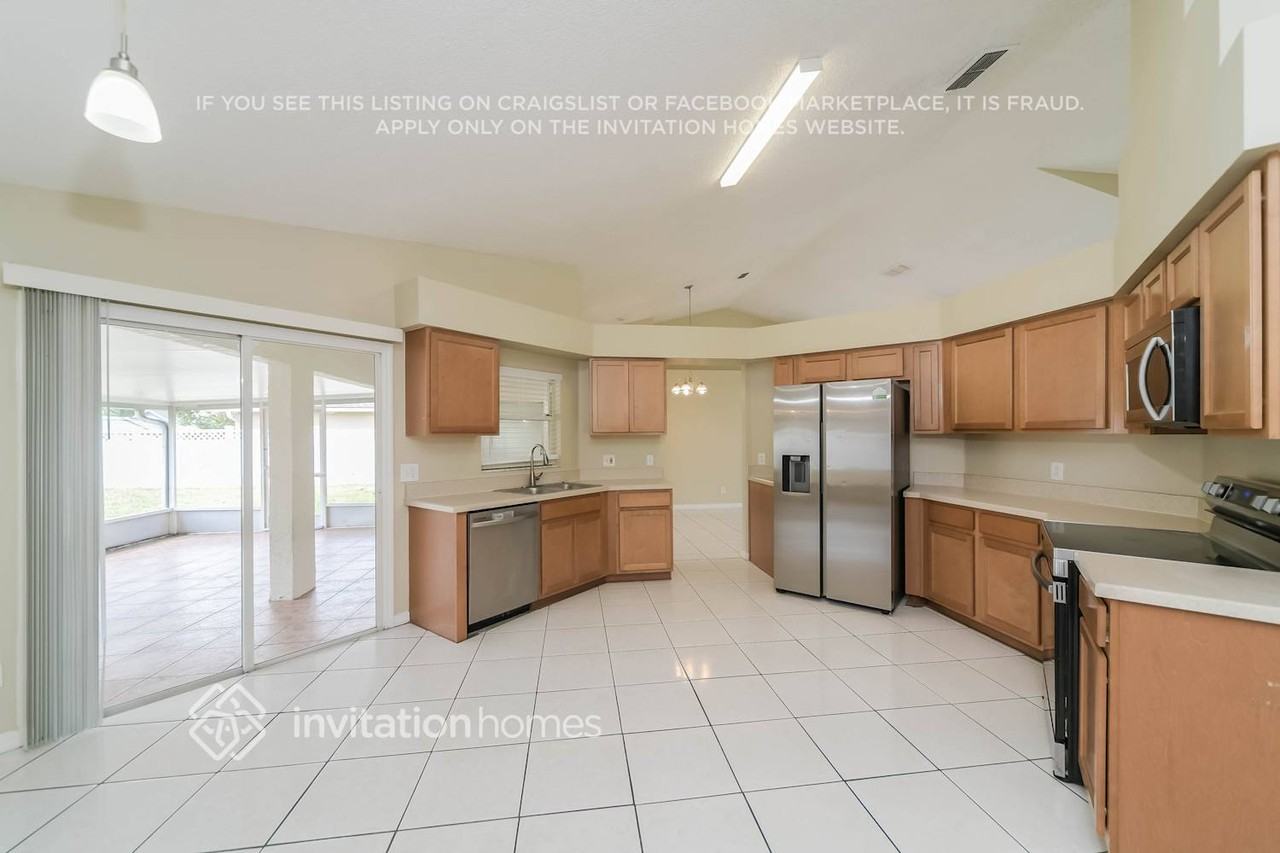 1440 Bradwell Dr - Photo 7 of 17