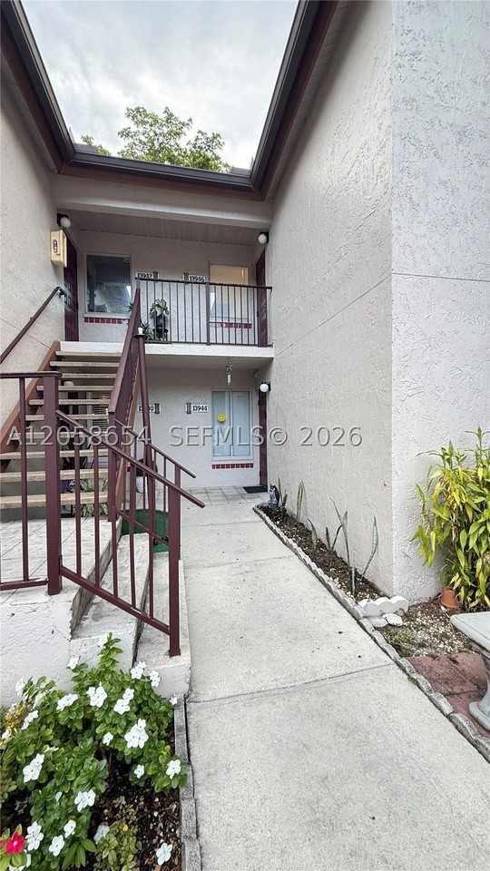 13944 Sw 90th Ter #13944 - Photo 4 of 11