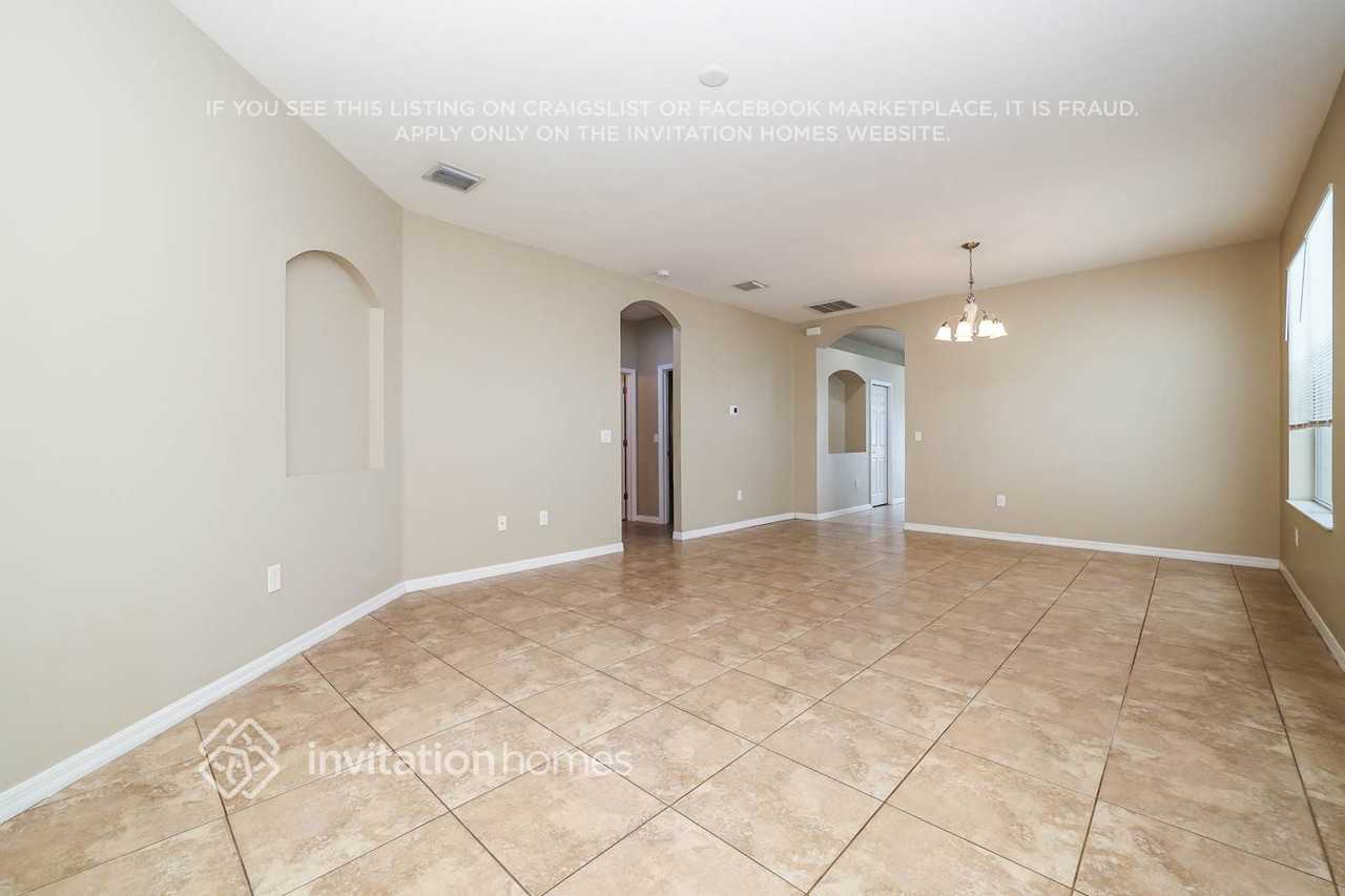 10305 Greystone Ridge Ct - Photo 4 of 17
