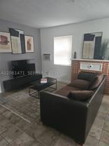 615 Ne 4th St #1 - Photo 1 of 1