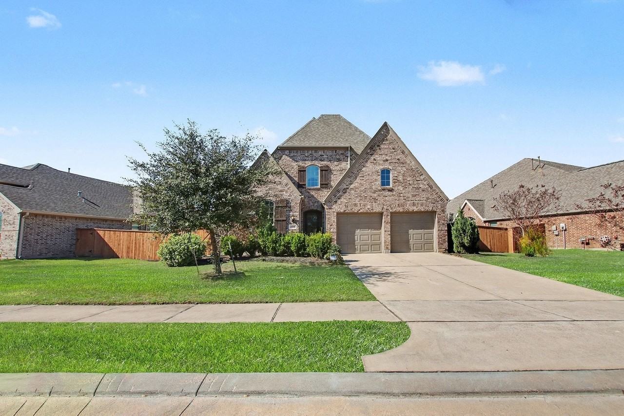 11022 Croftmore Dr - Photo 2 of 37