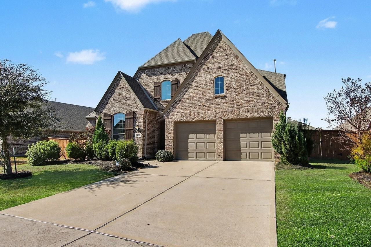 11022 Croftmore Dr - Photo 3 of 37