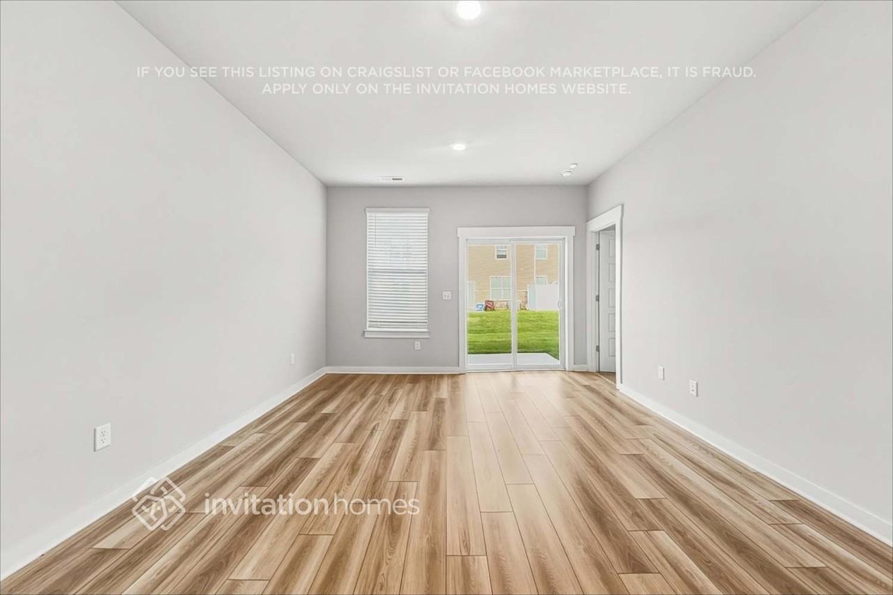 784 Mickelson Way - Photo 5 of 21