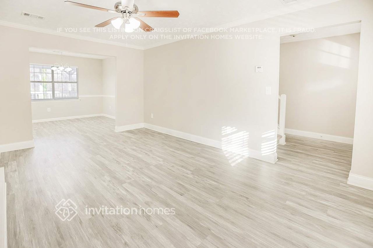 260 Rosewood Dr - Photo 5 of 29