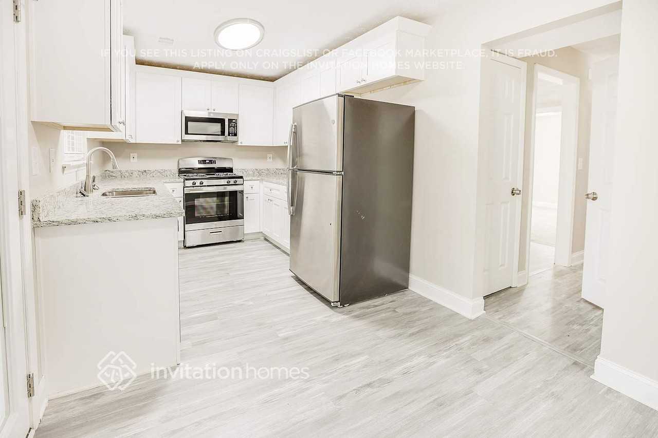260 Rosewood Dr - Photo 6 of 29