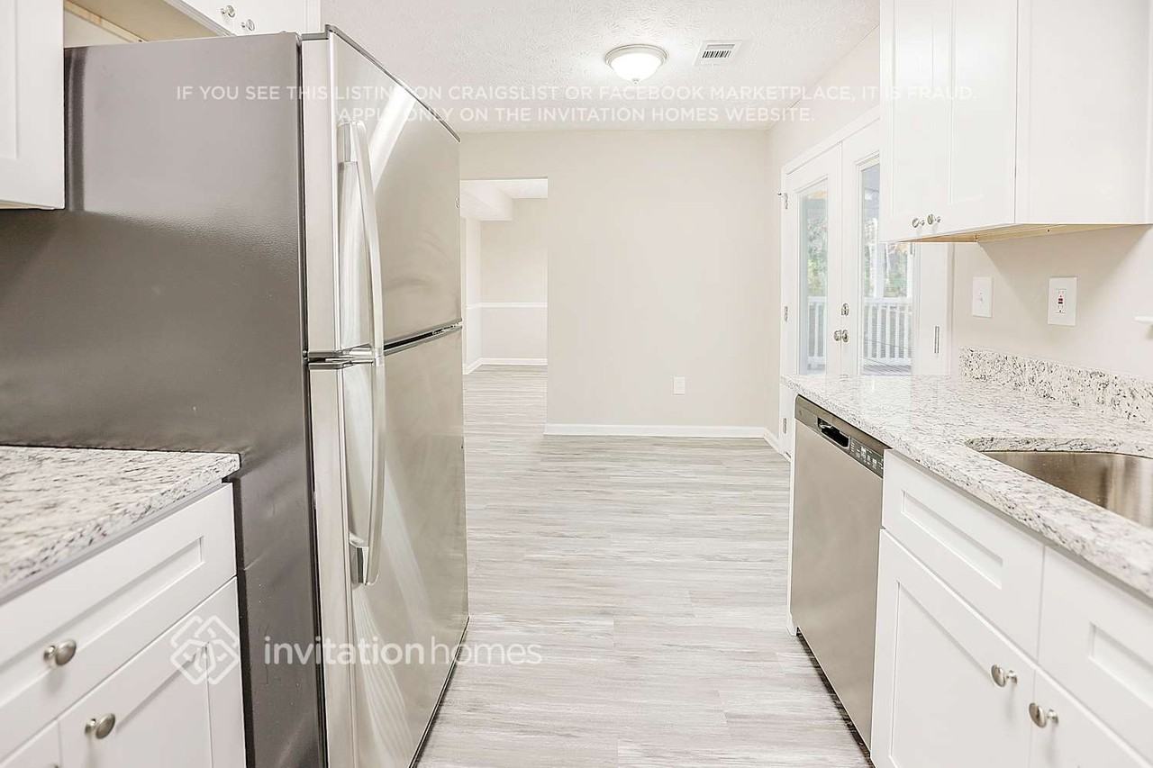 260 Rosewood Dr - Photo 7 of 29