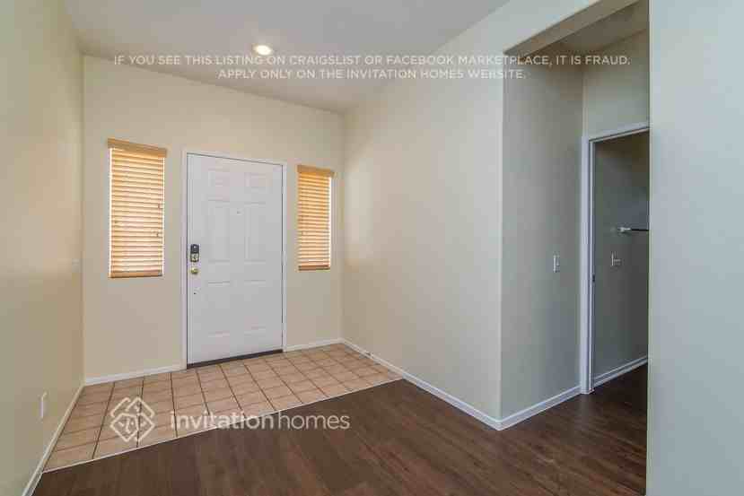 7833 Calle Del Rio St - Photo 6 of 30