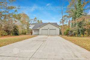featured image of 2621 Windridge Dr