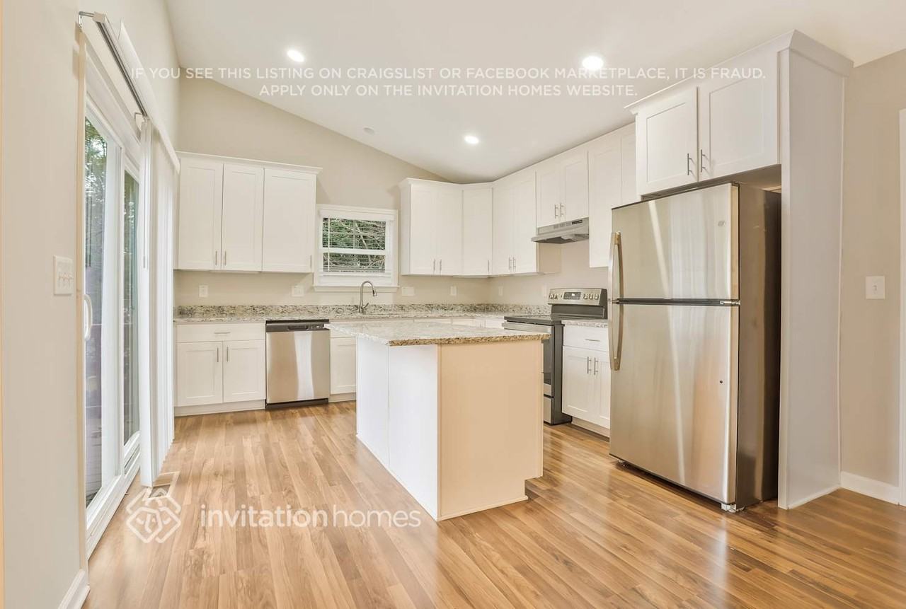 2621 Windridge Dr - Photo 7 of 30