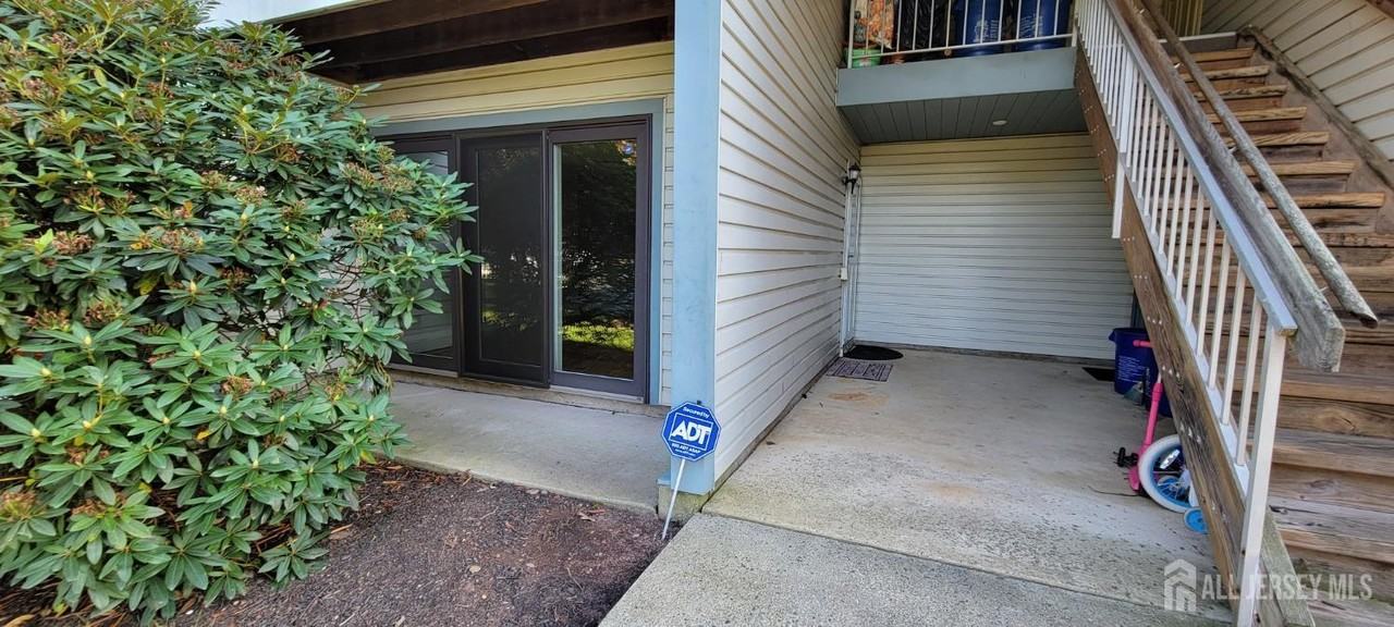 43 Crabapple Ln - Photo 2 of 18