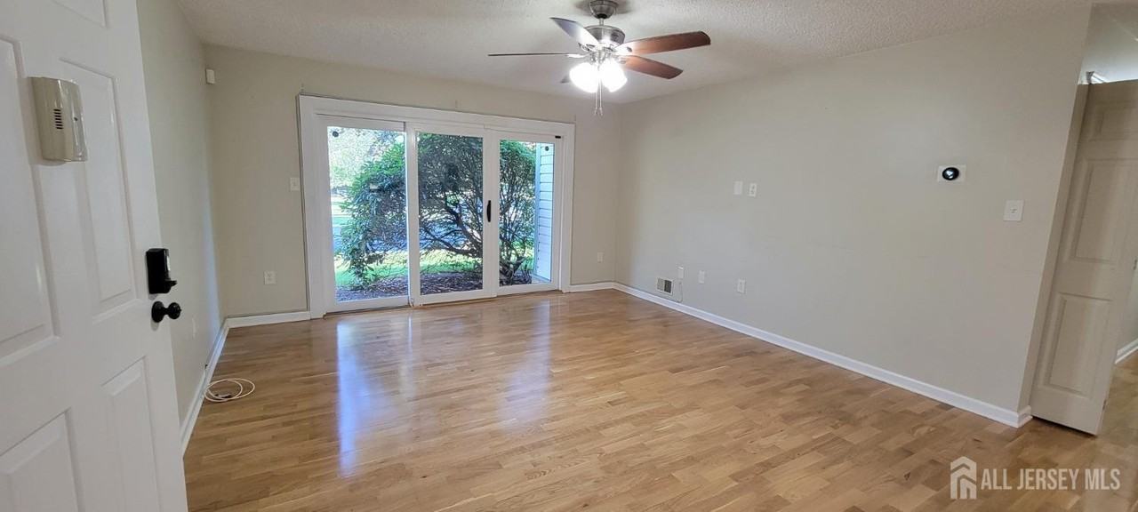 43 Crabapple Ln - Photo 5 of 18