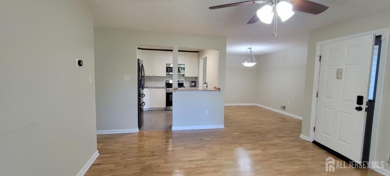 43 Crabapple Ln - Photo 7 of 18