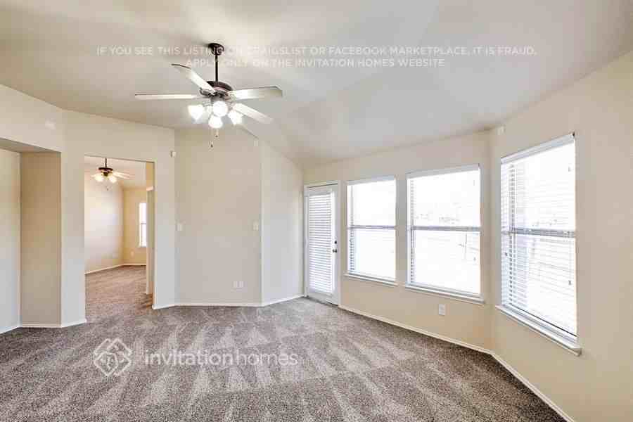 5000 Blackwood Dr - Photo 2 of 12