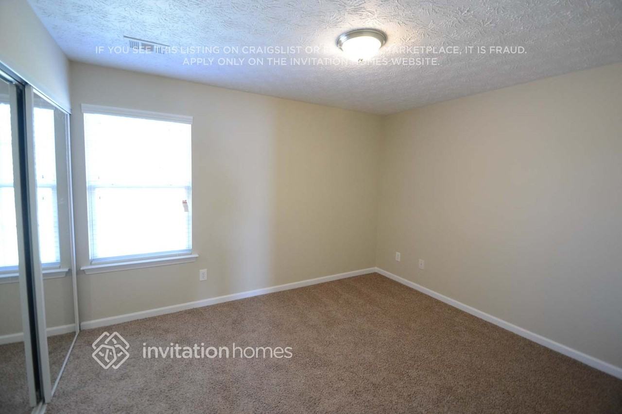 1243 Matt Moore Ct - Photo 3 of 6