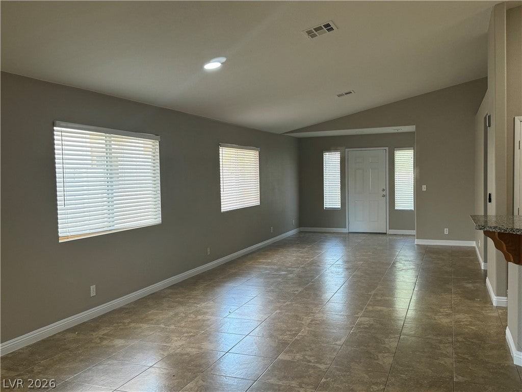 5837 Springmist St - Photo 4 of 10