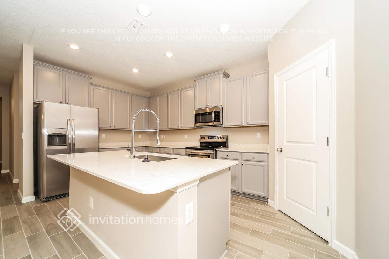 7925 Thyme Trl - Photo 6 of 17