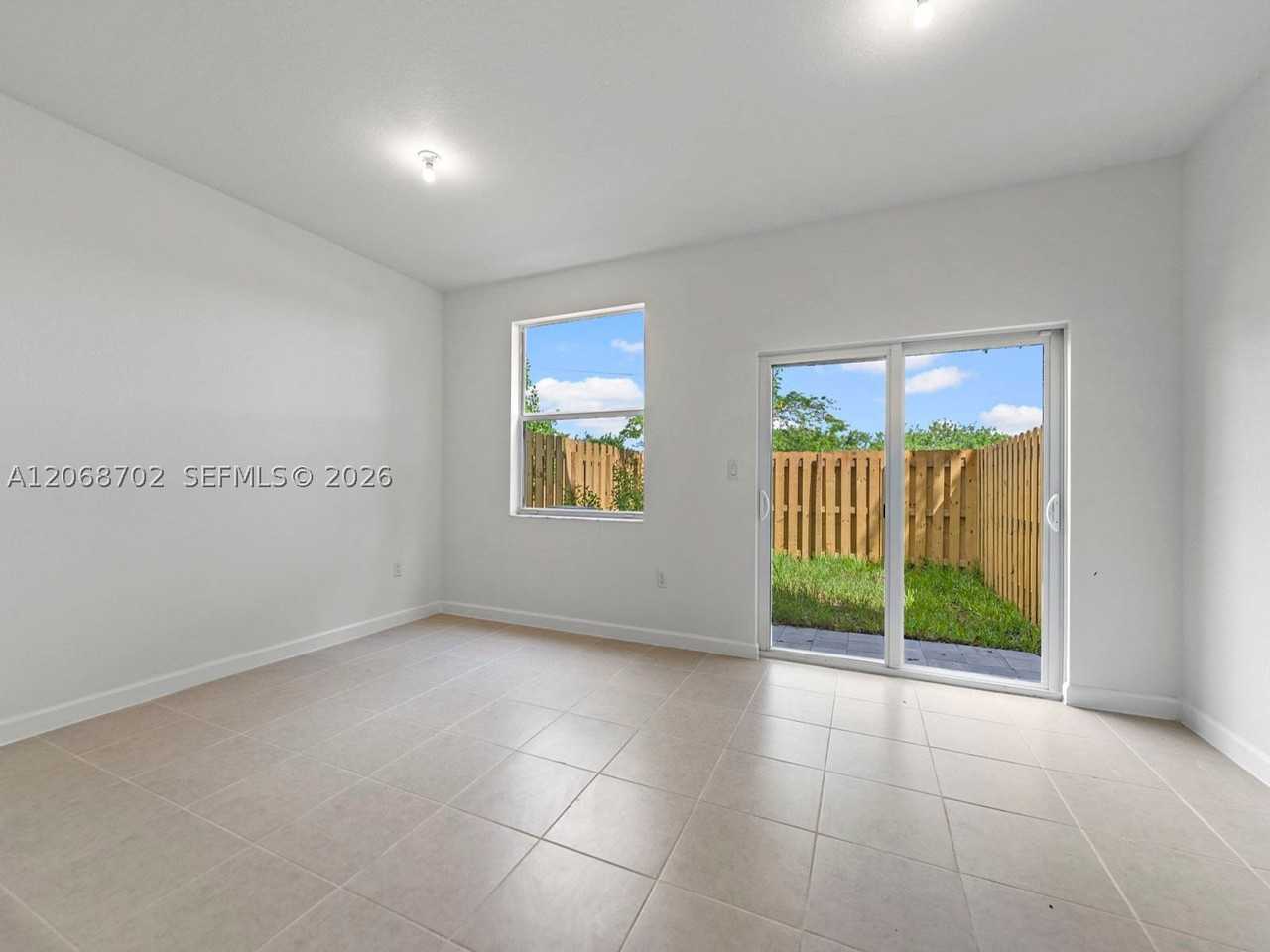 1529 Se 27th Rd #1529 - Photo 5 of 6