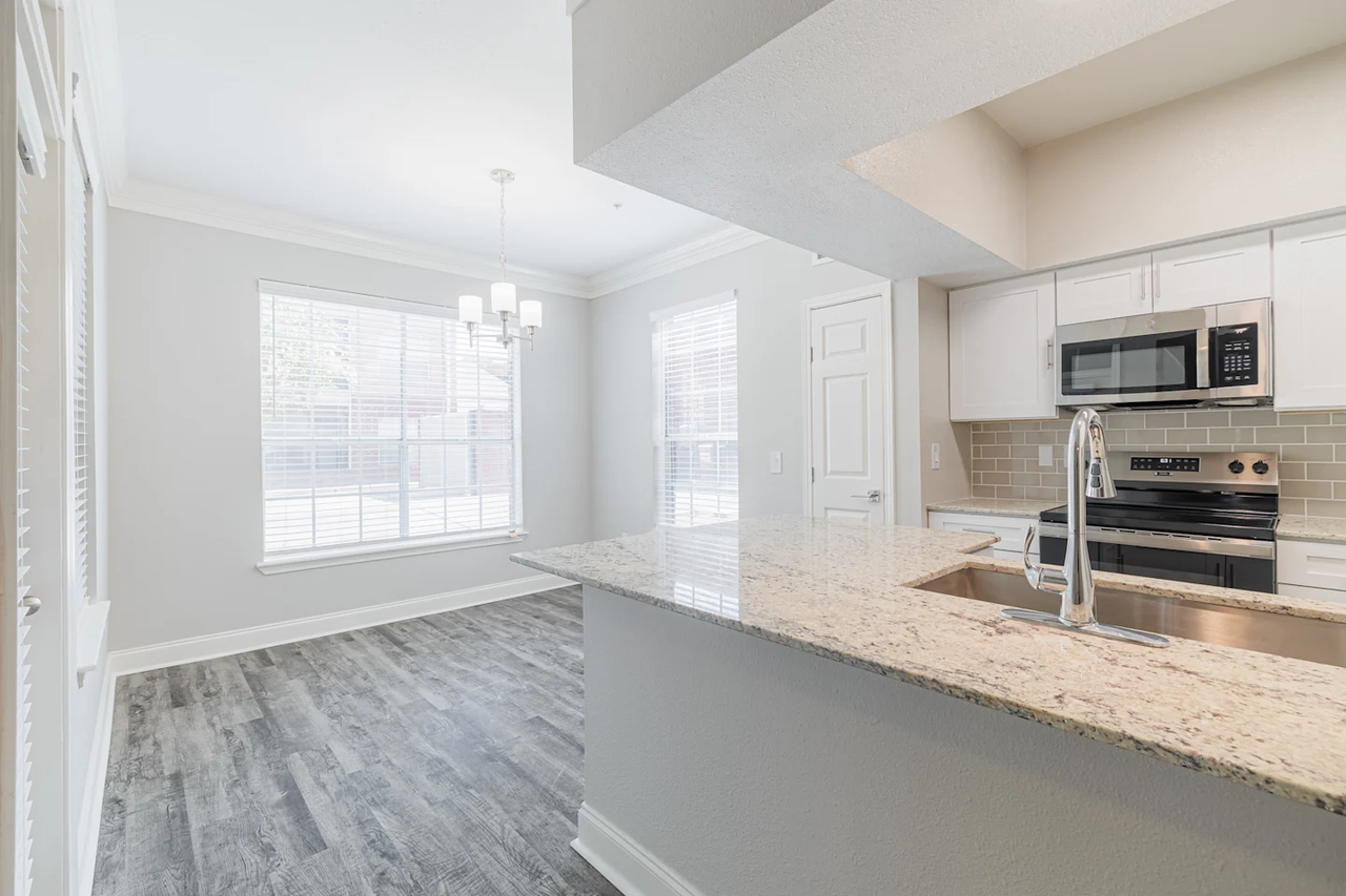 Winrock Blvd #10WSS - Photo 3 of 8