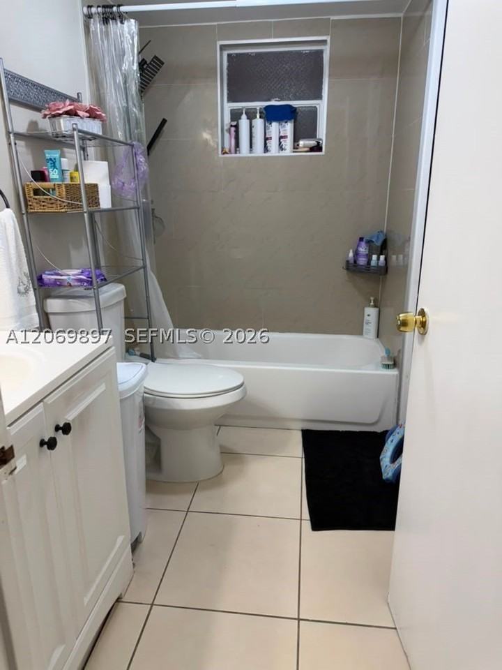 1630 W 46th St #504C - Photo 3 of 11