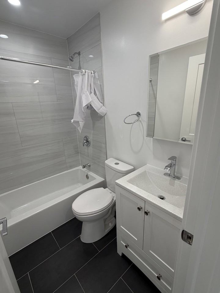 4617 S University Ave #1A - Photo 6 of 8