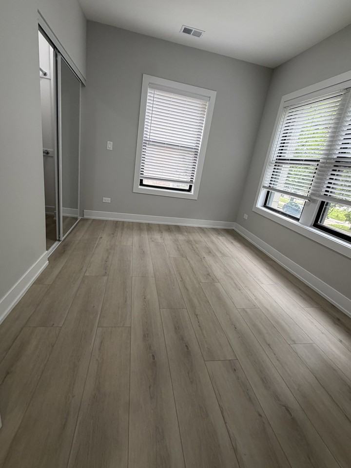 4617 S University Ave #1A - Photo 7 of 8
