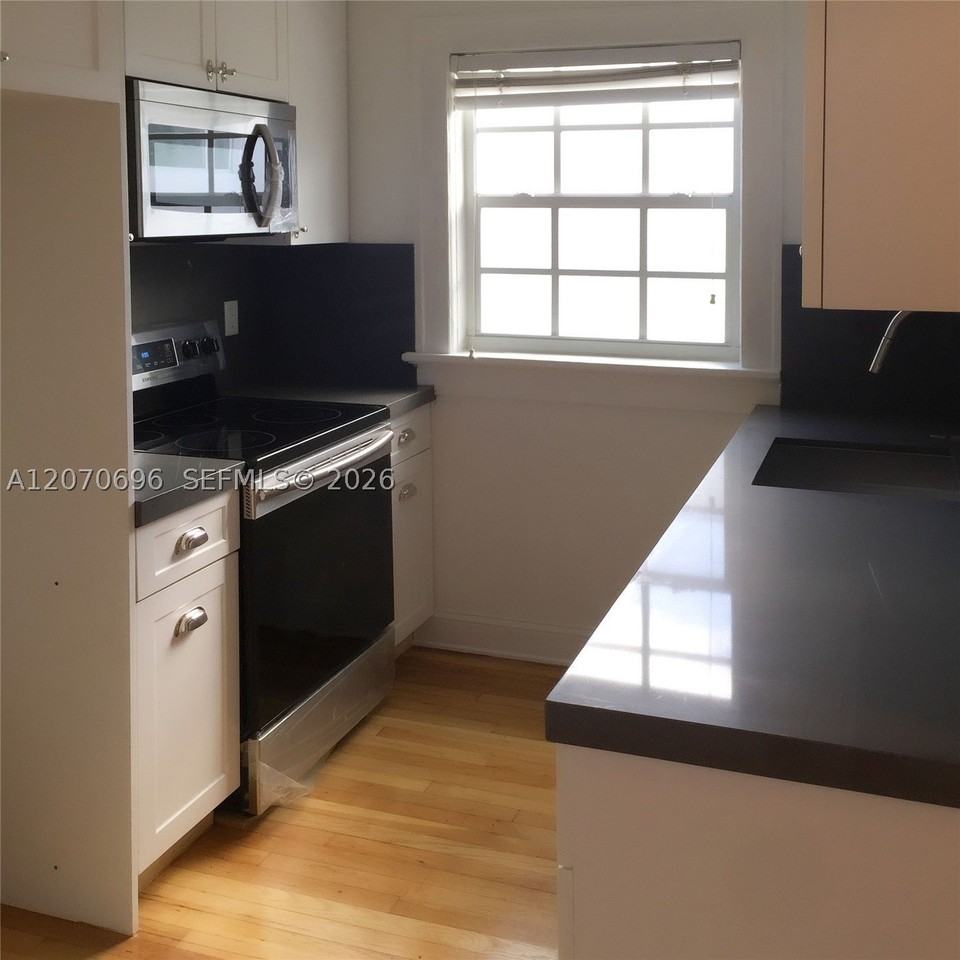 4342 Sheridan Ave #5 - Photo 7 of 34