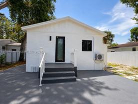 5511 Nw 4th Ave #B - Photo 1 of 1