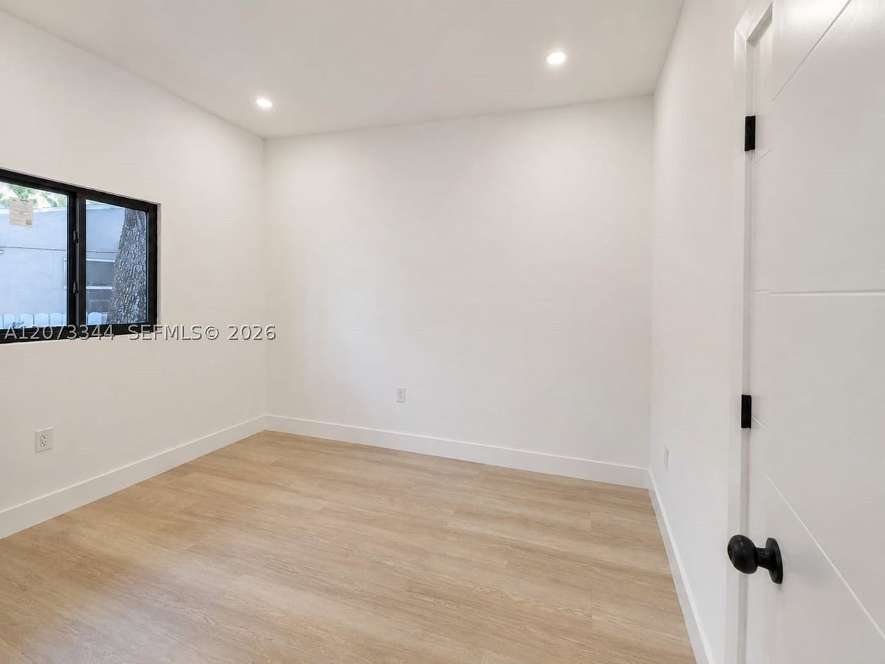 5511 Nw 4th Ave #B - Photo 6 of 12