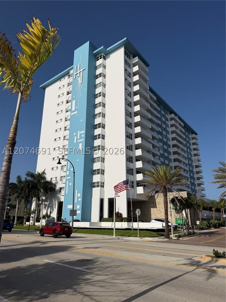 3111 N Ocean Dr #1611 - Photo 6 of 41