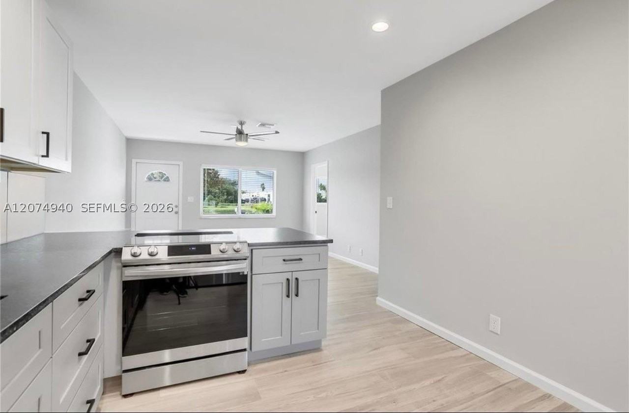 2550 N Dixie Hwy #2570 - Photo 3 of 16
