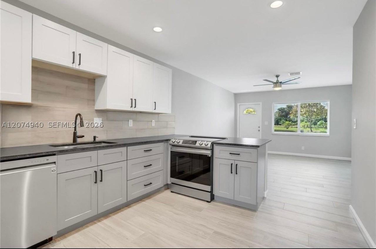 2550 N Dixie Hwy #2570 - Photo 4 of 16