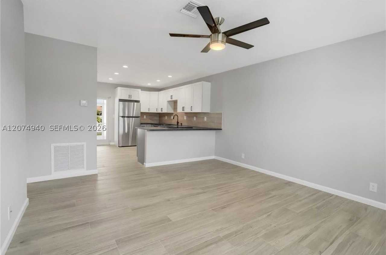 2550 N Dixie Hwy #2570 - Photo 5 of 16